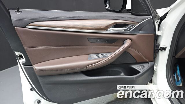 BMW 5-Series 520d M Sport Package Plus