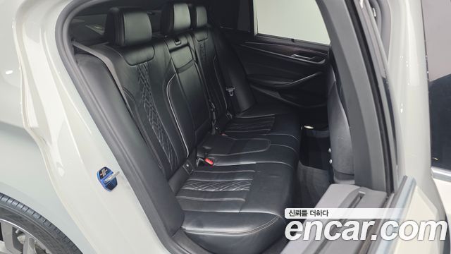 BMW 5-Series 520d xDrive M Sport Package Plus