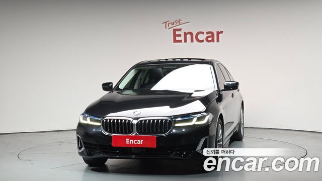 BMW 5-Series 530e Luxury