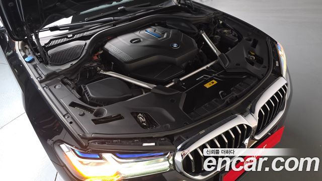 BMW 5-Series 530e Luxury