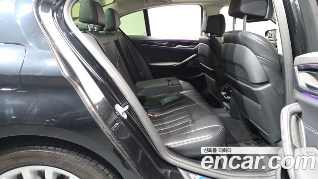 BMW 5-Series 530e Luxury