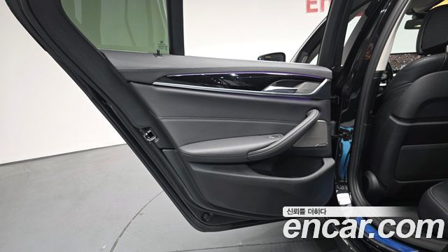 BMW 5-Series 530e Luxury
