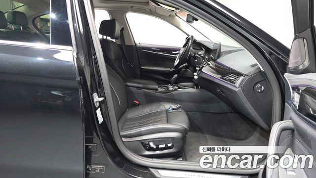 BMW 5-Series 530e Luxury