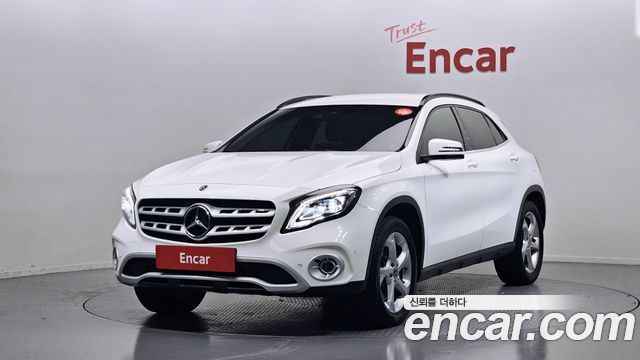 Mercedes-Benz GLA-Class GLA220