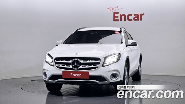 Mercedes-Benz GLA-Class GLA220