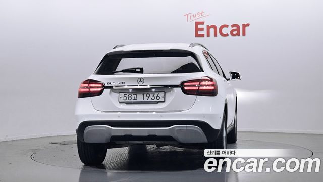 Mercedes-Benz GLA-Class GLA220