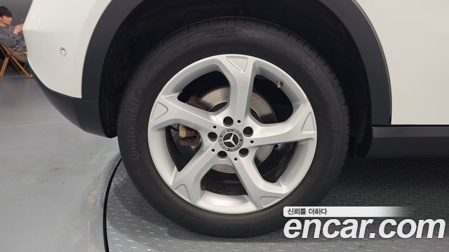 Mercedes-Benz GLA-Class GLA220