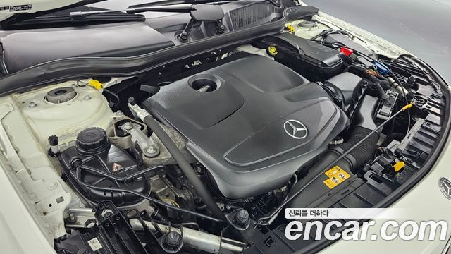 Mercedes-Benz GLA-Class GLA220