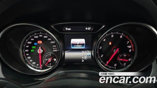 Mercedes-Benz GLA-Class GLA220