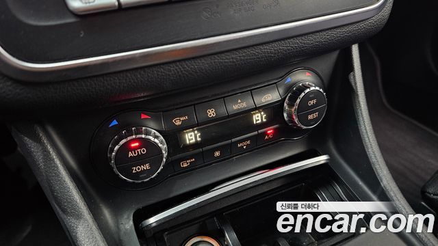 Mercedes-Benz GLA-Class GLA220