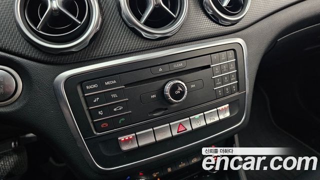 Mercedes-Benz GLA-Class GLA220