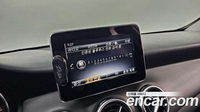Mercedes-Benz GLA-Class GLA220
