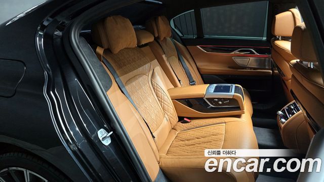 BMW 7-Series 740i M Sport