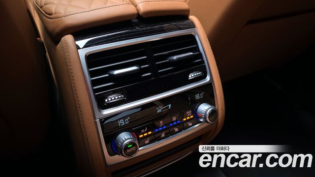 BMW 7-Series 740i M Sport