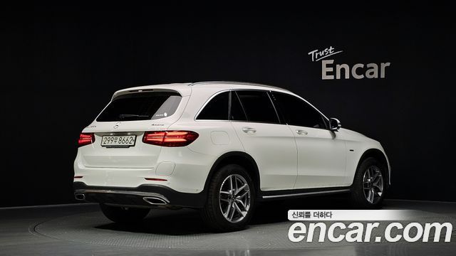 Mercedes-Benz GLC-Class GLC350e 4MATIC AMG Line