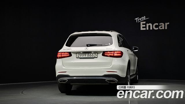 Mercedes-Benz GLC-Class GLC350e 4MATIC AMG Line