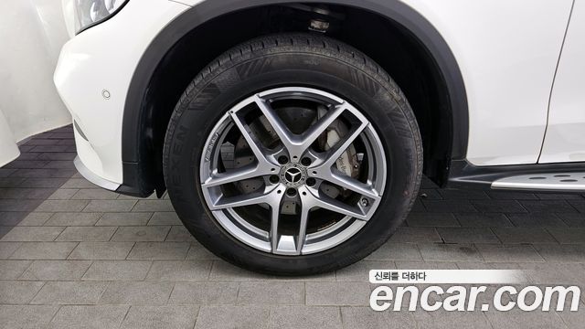 Mercedes-Benz GLC-Class GLC350e 4MATIC AMG Line