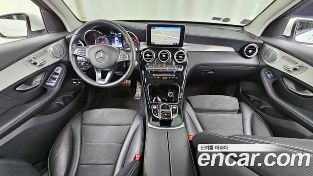 Mercedes-Benz GLC-Class GLC350e 4MATIC AMG Line