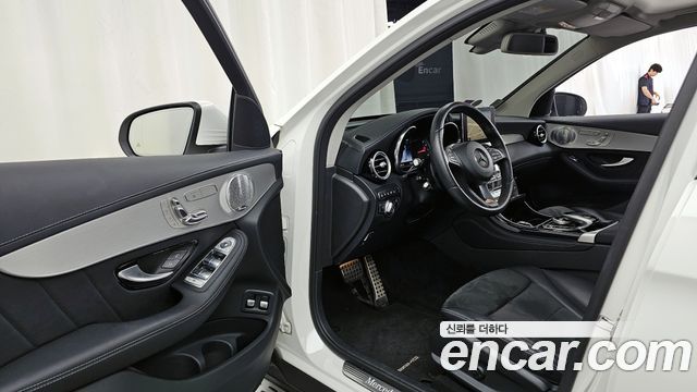 Mercedes-Benz GLC-Class GLC350e 4MATIC AMG Line