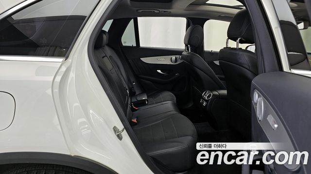 Mercedes-Benz GLC-Class GLC350e 4MATIC AMG Line
