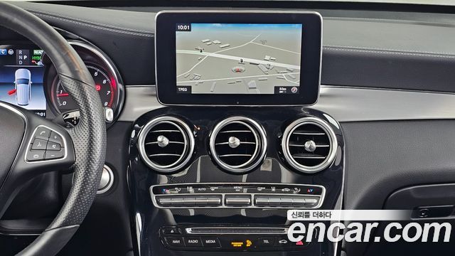 Mercedes-Benz GLC-Class GLC350e 4MATIC AMG Line