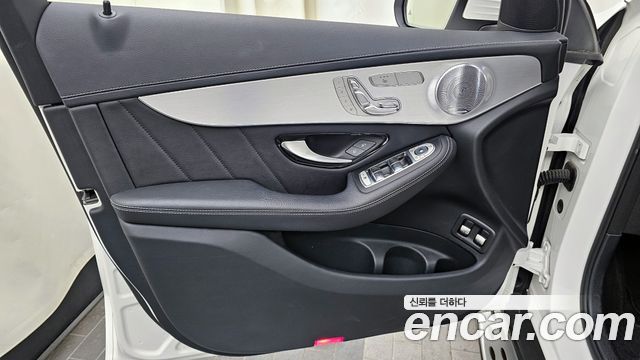 Mercedes-Benz GLC-Class GLC350e 4MATIC AMG Line