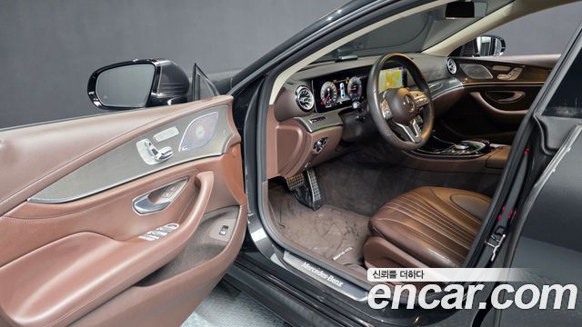Mercedes-Benz CLS-Class CLS300d AMG Line