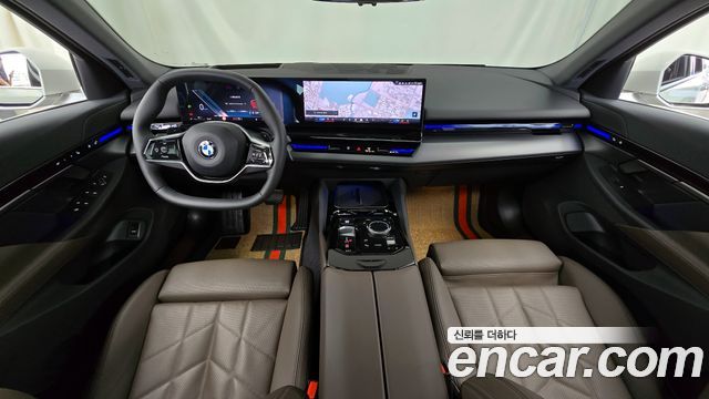 BMW 5-Series 520i