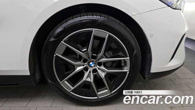 BMW 5-Series 520i
