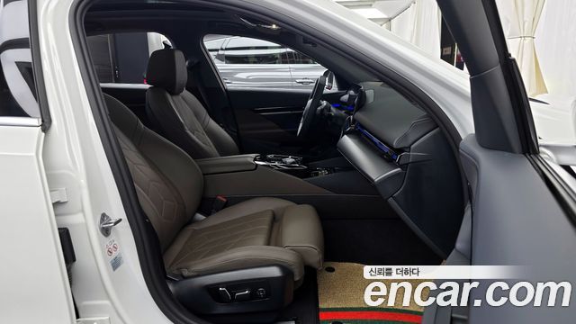 BMW 5-Series 520i