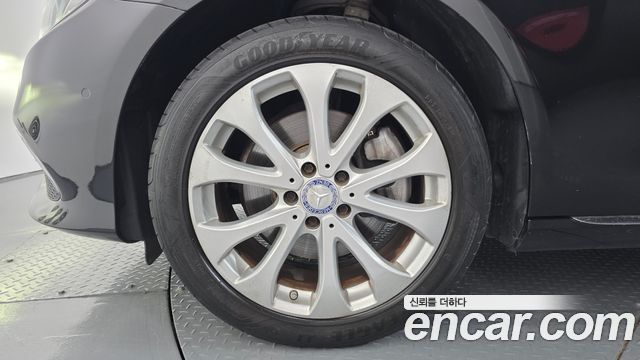 Mercedes-Benz E-Class E220d Exclusive