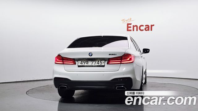 BMW 5-Series 530i M Sport Package Plus