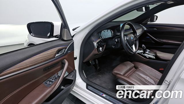 BMW 5-Series 530i M Sport Package Plus