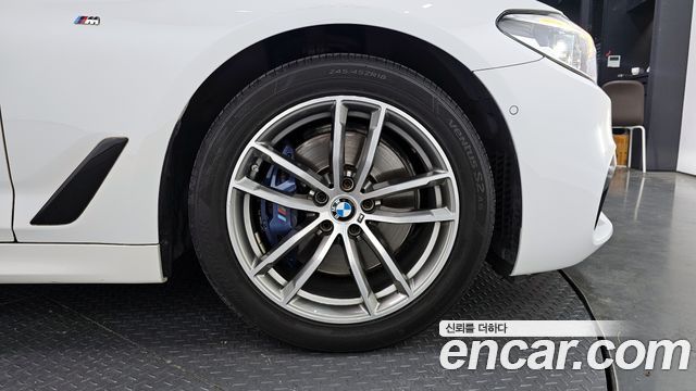 BMW 5-Series 530i M Sport Package Plus