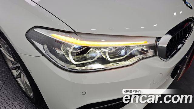 BMW 5-Series 530i M Sport Package Plus