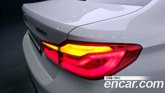 BMW 5-Series 530i M Sport Package Plus