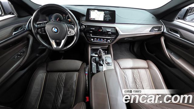 BMW 5-Series 530i M Sport Package Plus