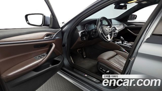 BMW 5-Series 530i M Sport Package Plus