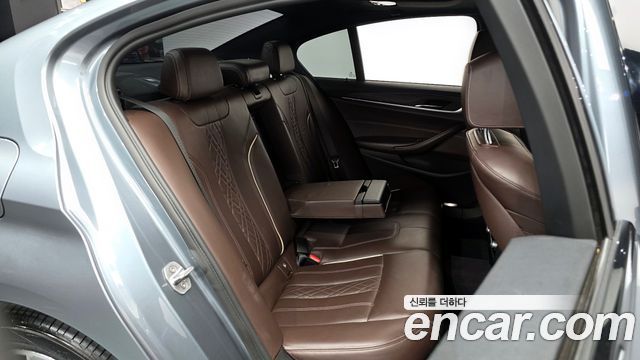 BMW 5-Series 530i M Sport Package Plus
