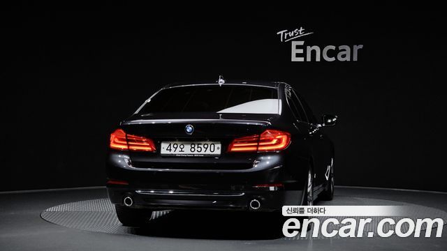 BMW 5-Series 520i Luxury