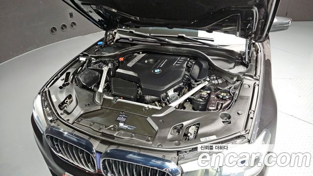 BMW 5-Series 520i Luxury