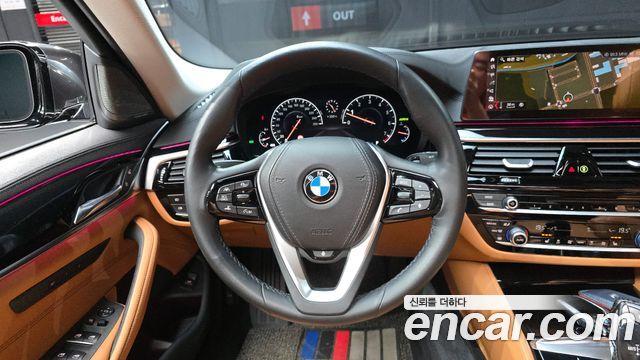 BMW 5-Series 520i Luxury