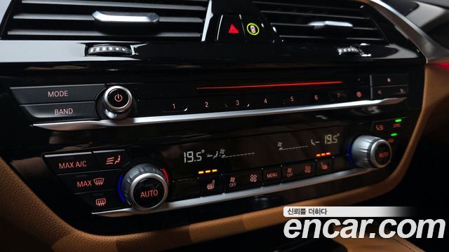 BMW 5-Series 520i Luxury