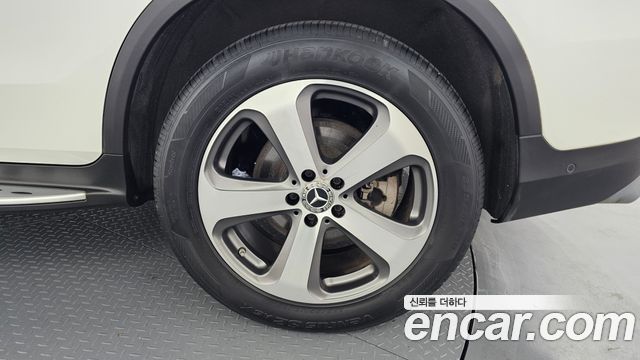 Mercedes-Benz GLC-Class GLC300 4MATIC