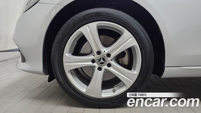 Mercedes-Benz E-Class E220d Avantgarde