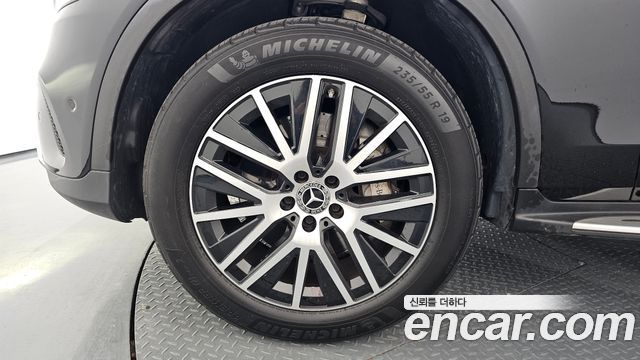 Mercedes-Benz GLC-Class GLC300e 4MATIC