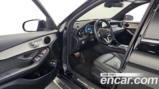 Mercedes-Benz GLC-Class GLC300e 4MATIC