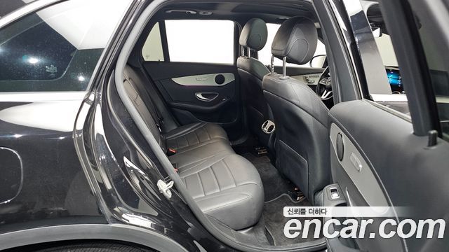 Mercedes-Benz GLC-Class GLC300e 4MATIC