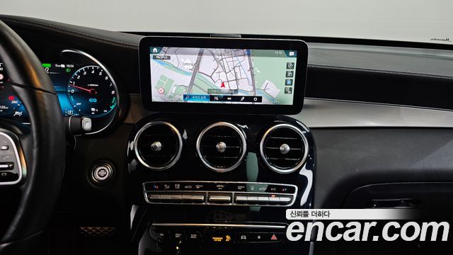 Mercedes-Benz GLC-Class GLC300e 4MATIC