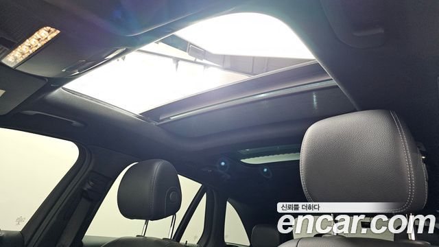 Mercedes-Benz GLC-Class GLC300e 4MATIC
